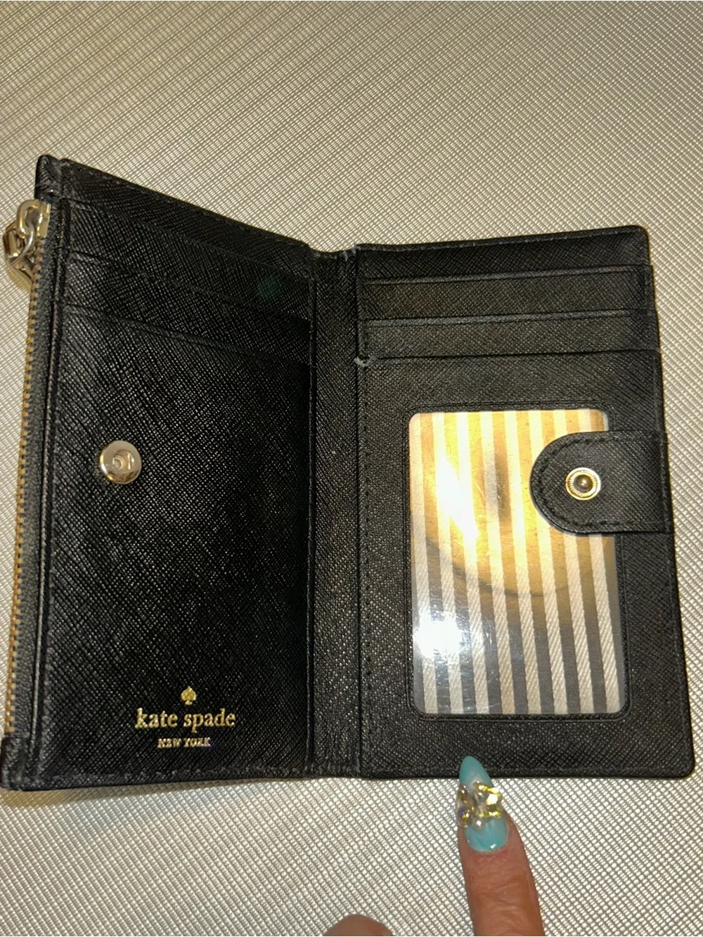 ♠️ Kate Spade snap closure wallet